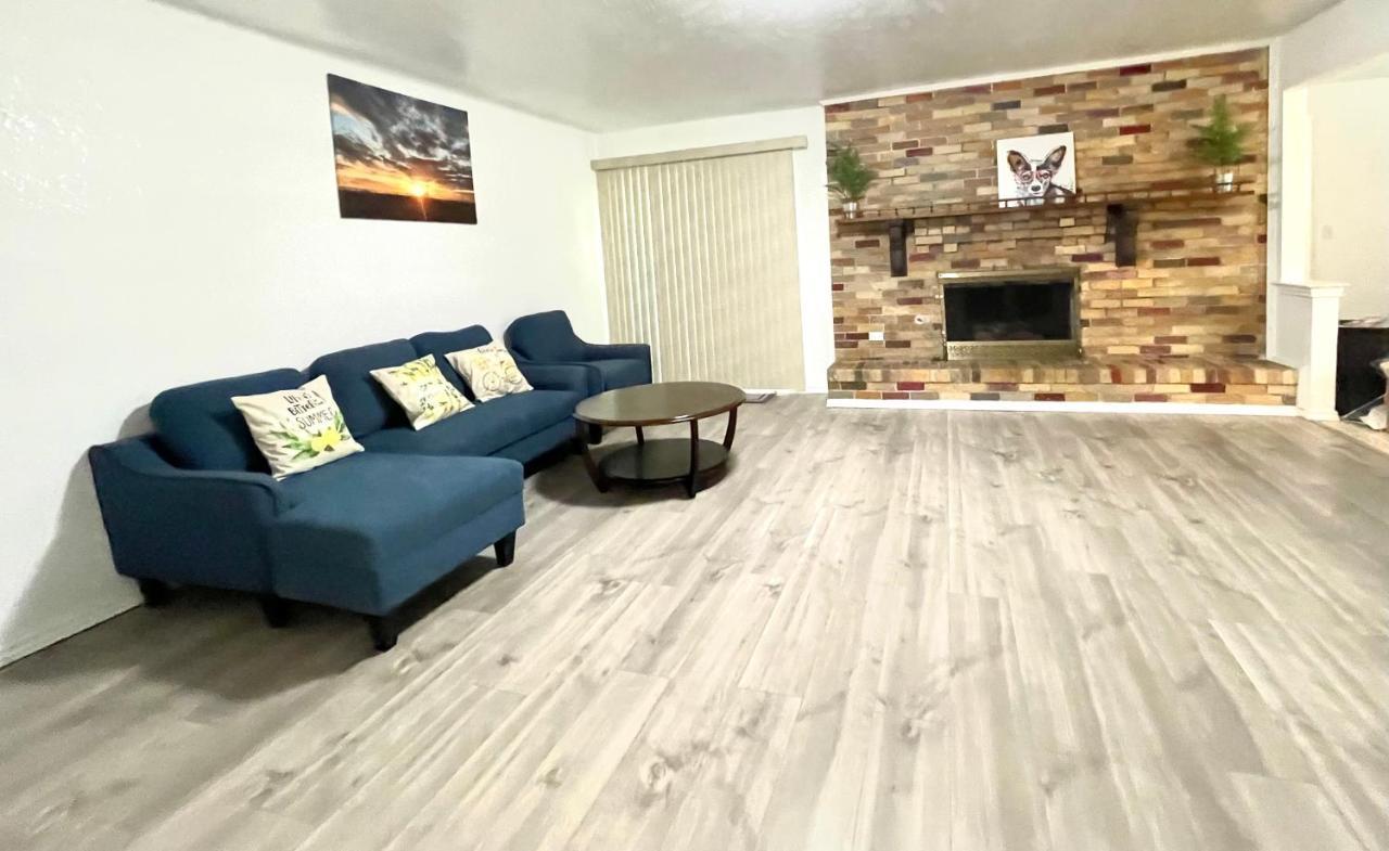 Apartmán Downtown In Plano Exteriér fotografie