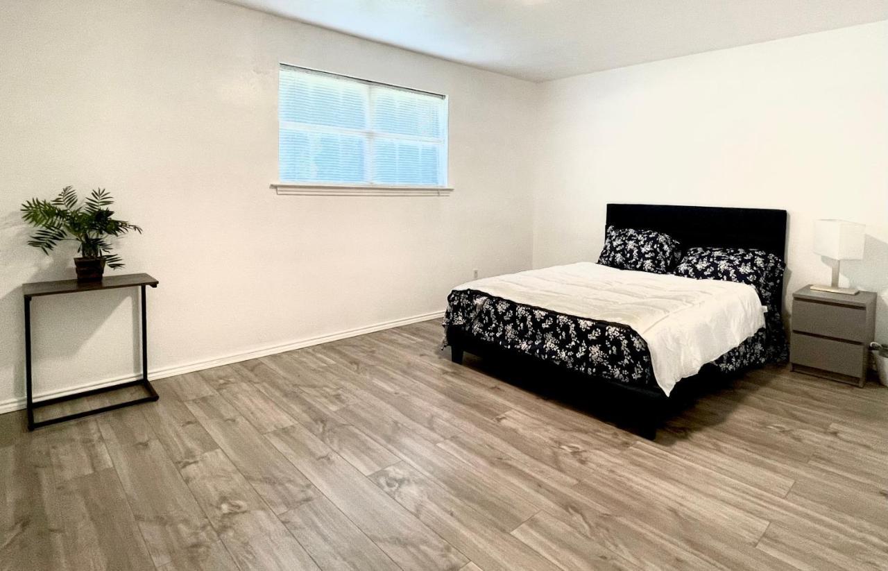 Apartmán Downtown In Plano Exteriér fotografie